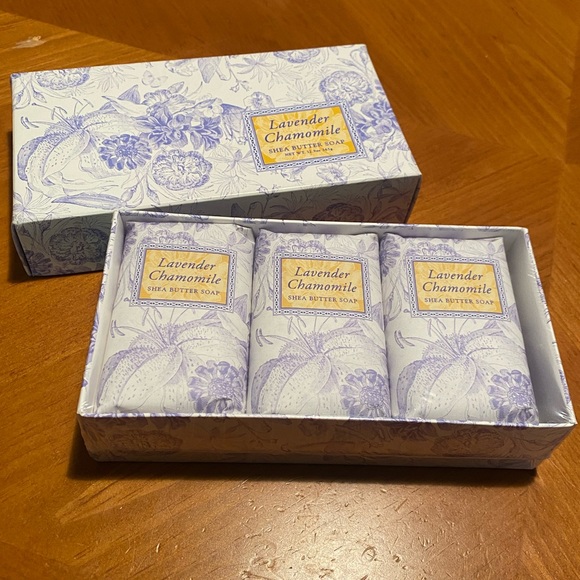 Lavender Chamomile Shea Butter Soap Set & Dusting Powder - Picture 12 of 16